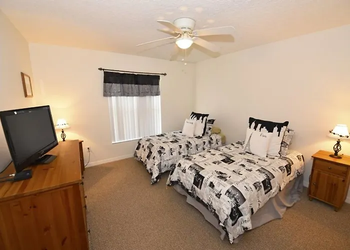 Lakeside 4-Bed Pool Home At Villa Sol Home