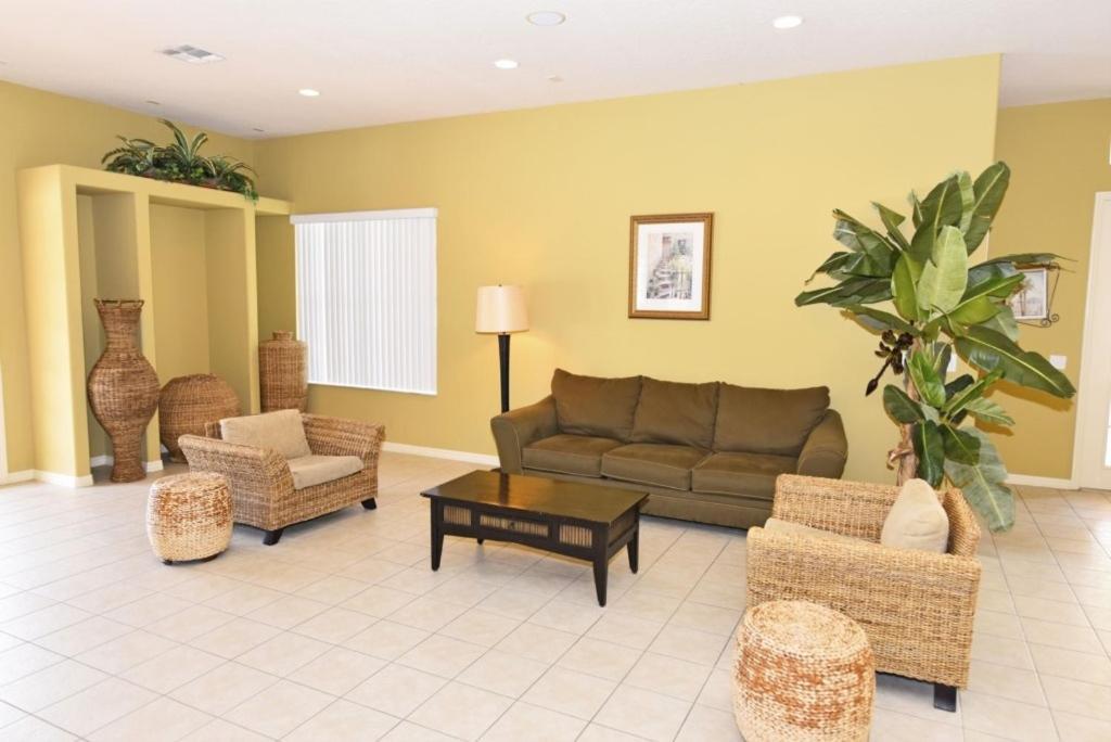 Lakeside 4-bed Pool At Sol